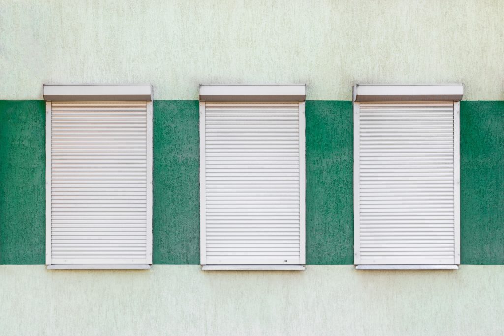 Moderne rolluiken kopen voor isolatie, veiligheid en verduistering van je woning